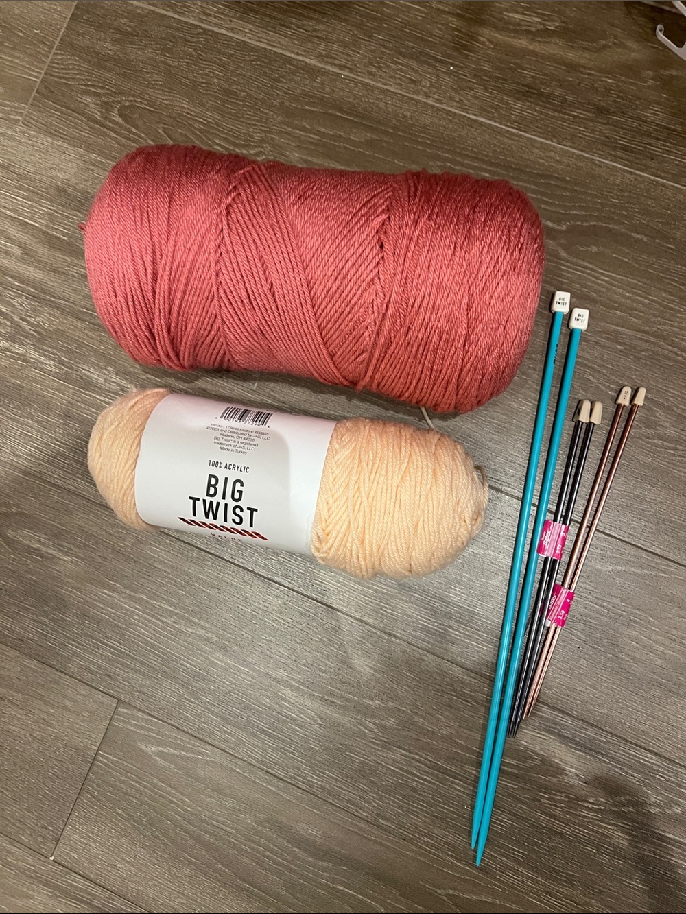 Knitting set yarn and needles